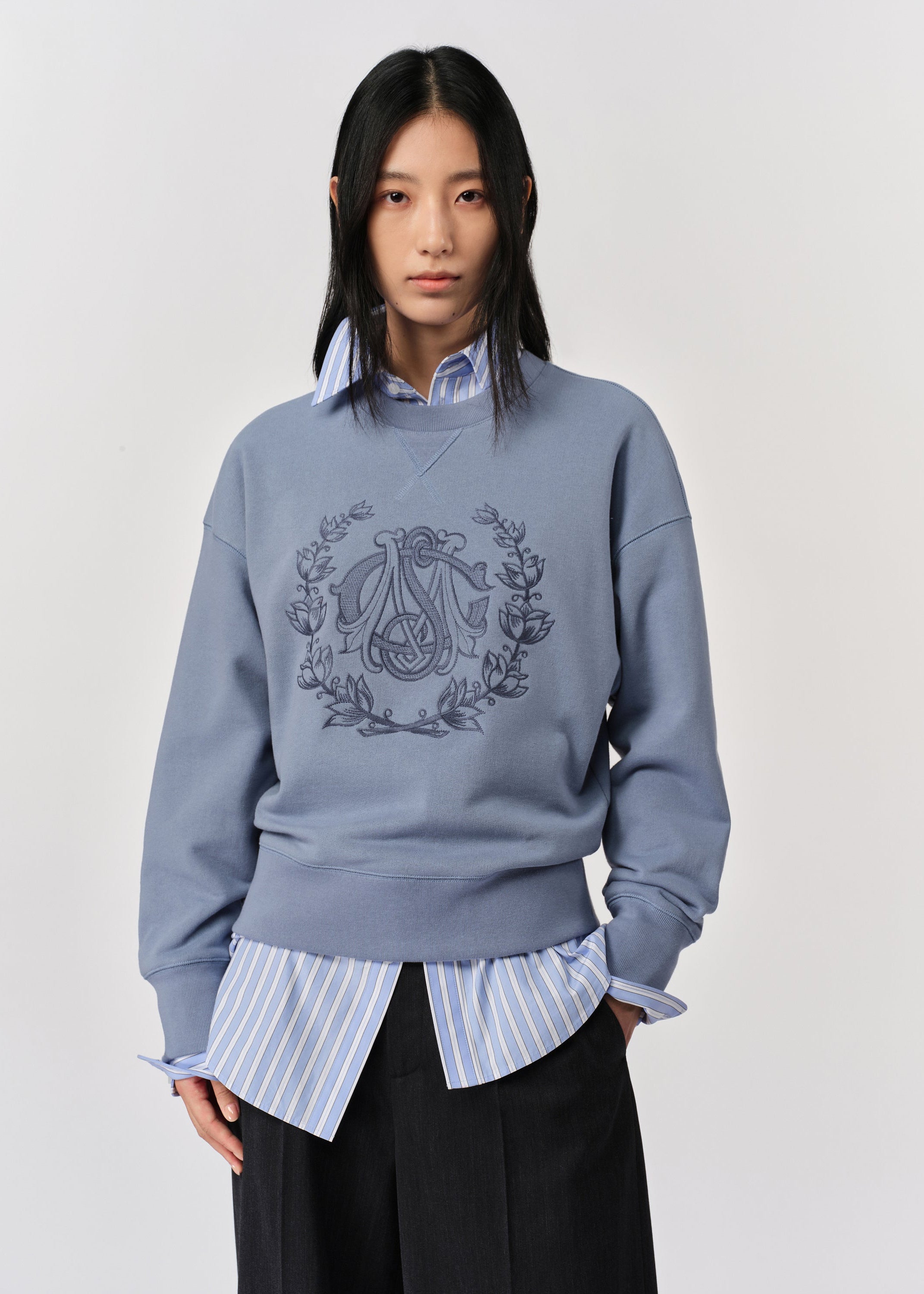 Mens Crest Crew